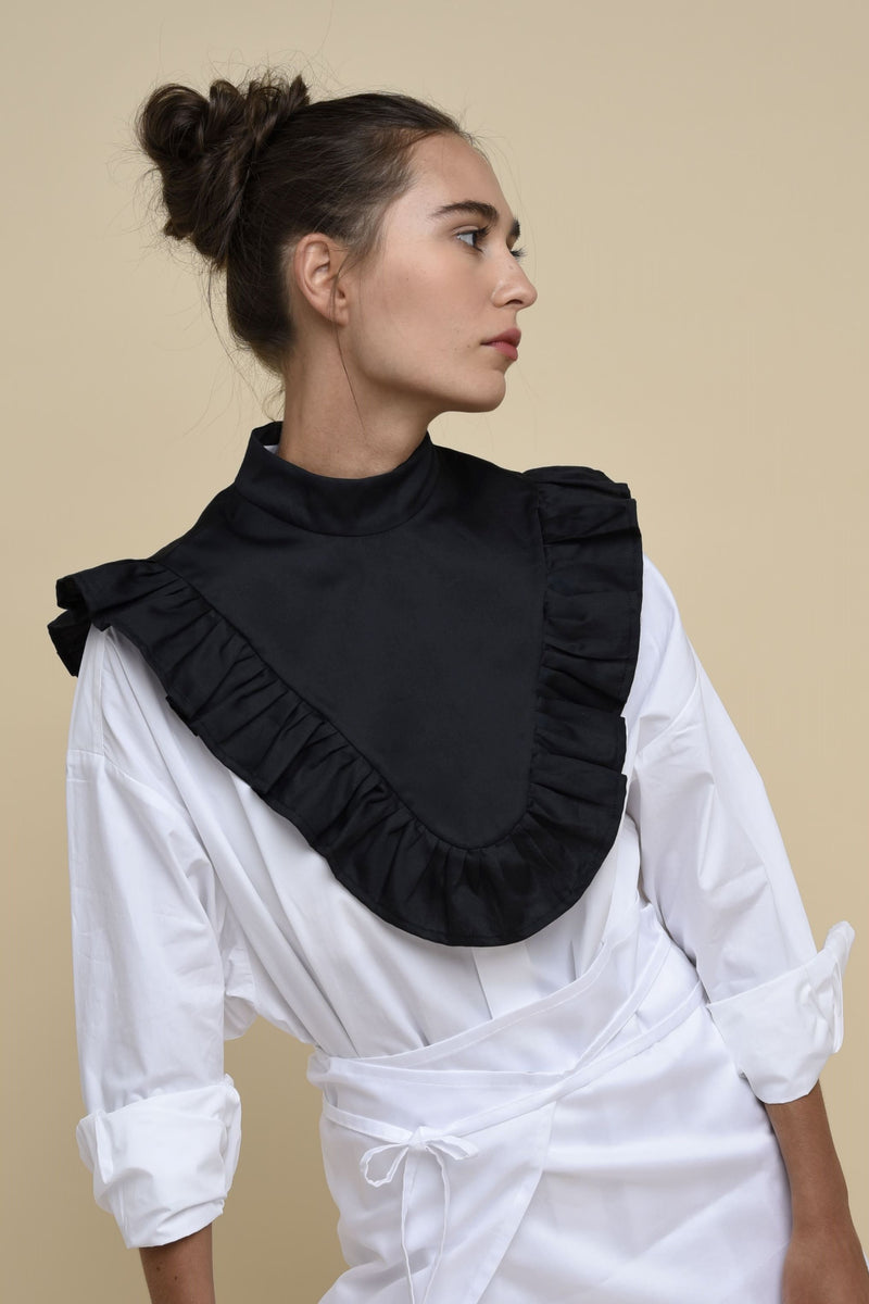 TRIANGULAR COLLAR - BLACK